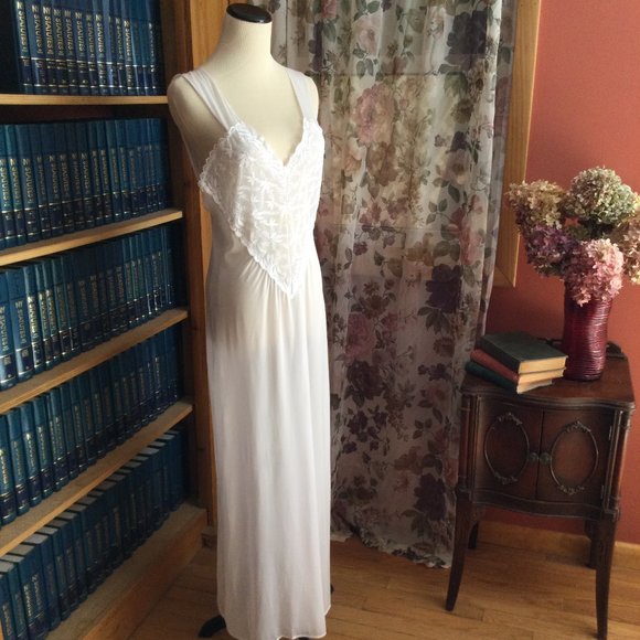 Long White Gown and Gossamer Robe Bridal Set - Picture 6 of 15